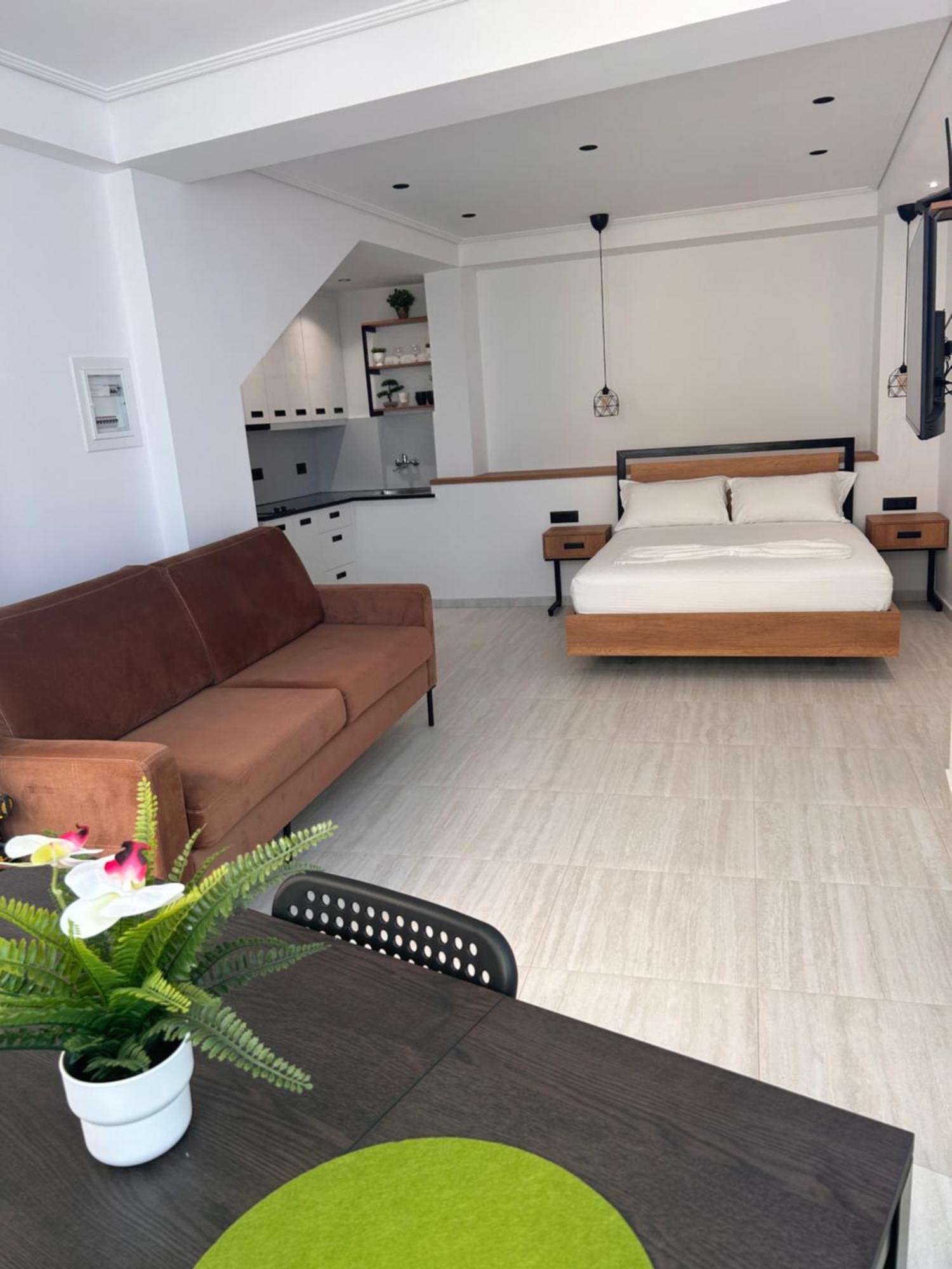 Crown Apartment Саранда Екстер'єр фото