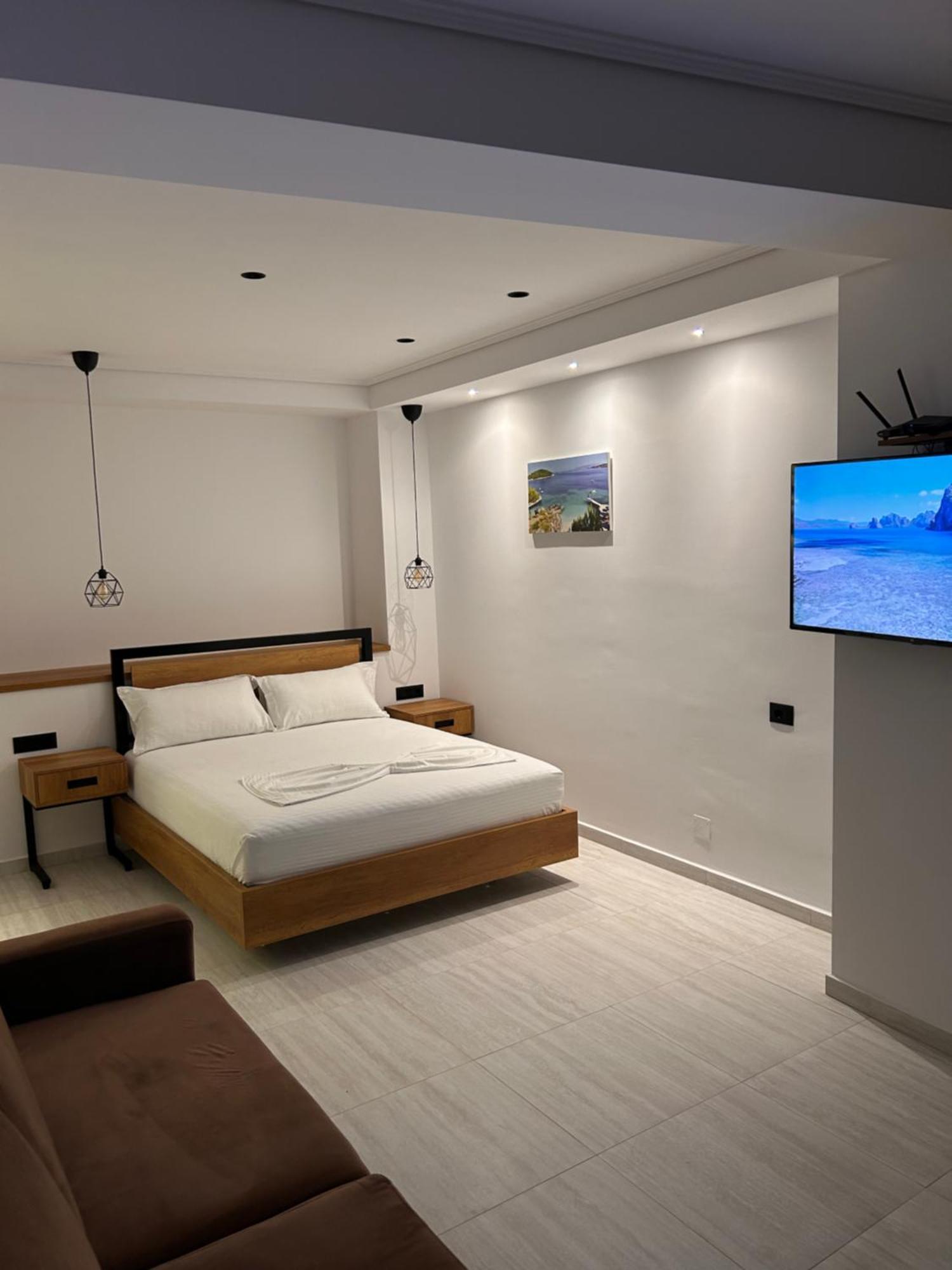 Crown Apartment Саранда Екстер'єр фото