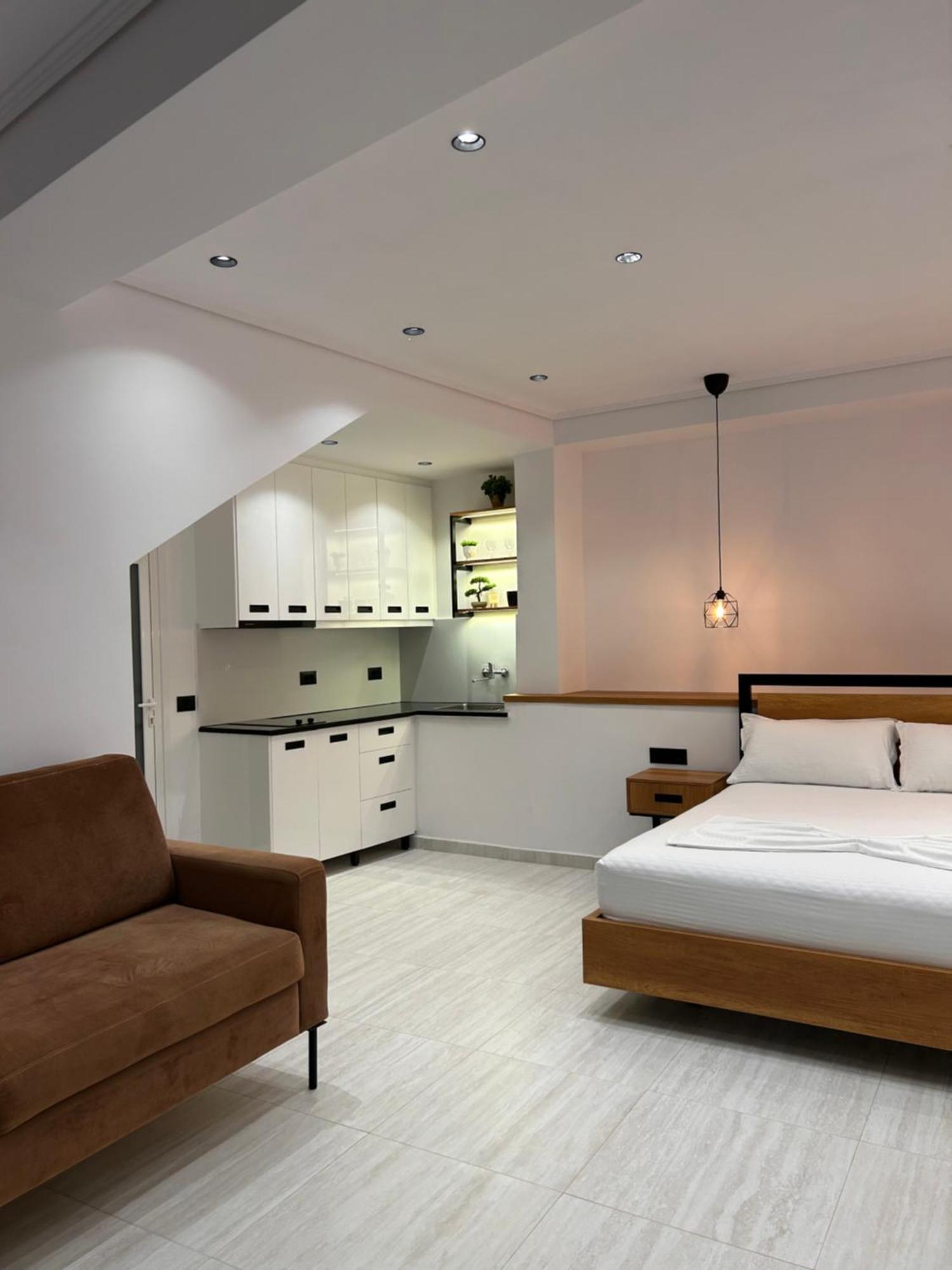 Crown Apartment Саранда Екстер'єр фото