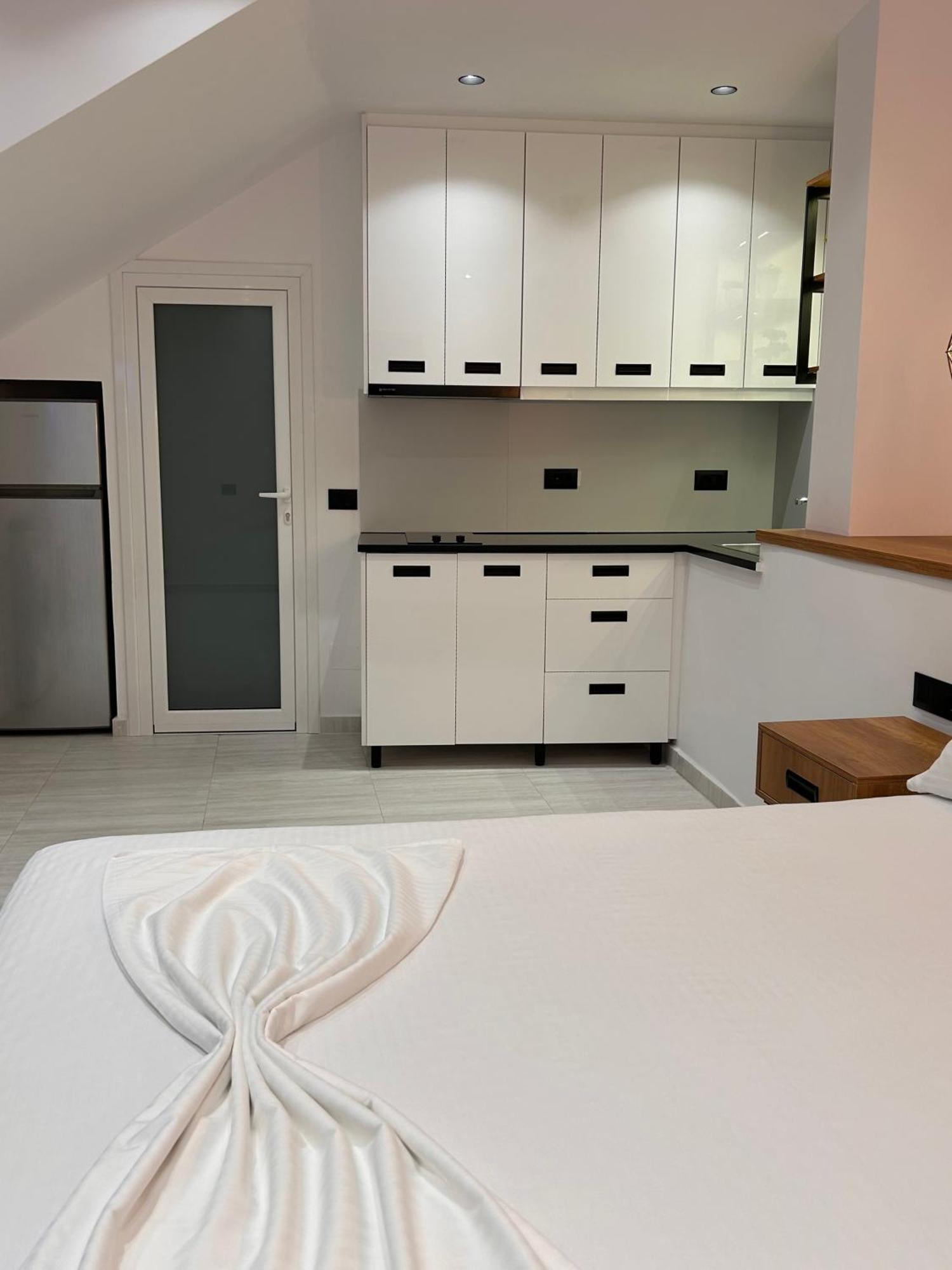 Crown Apartment Саранда Екстер'єр фото
